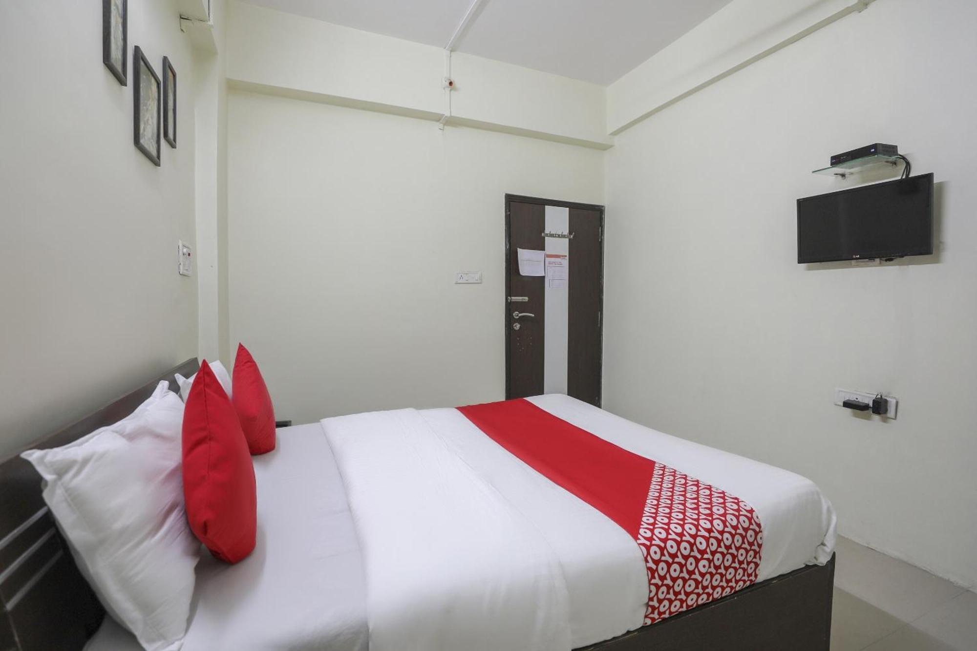 Collection O Shyam Vatika Banquet And Rooms Surat Exterior photo